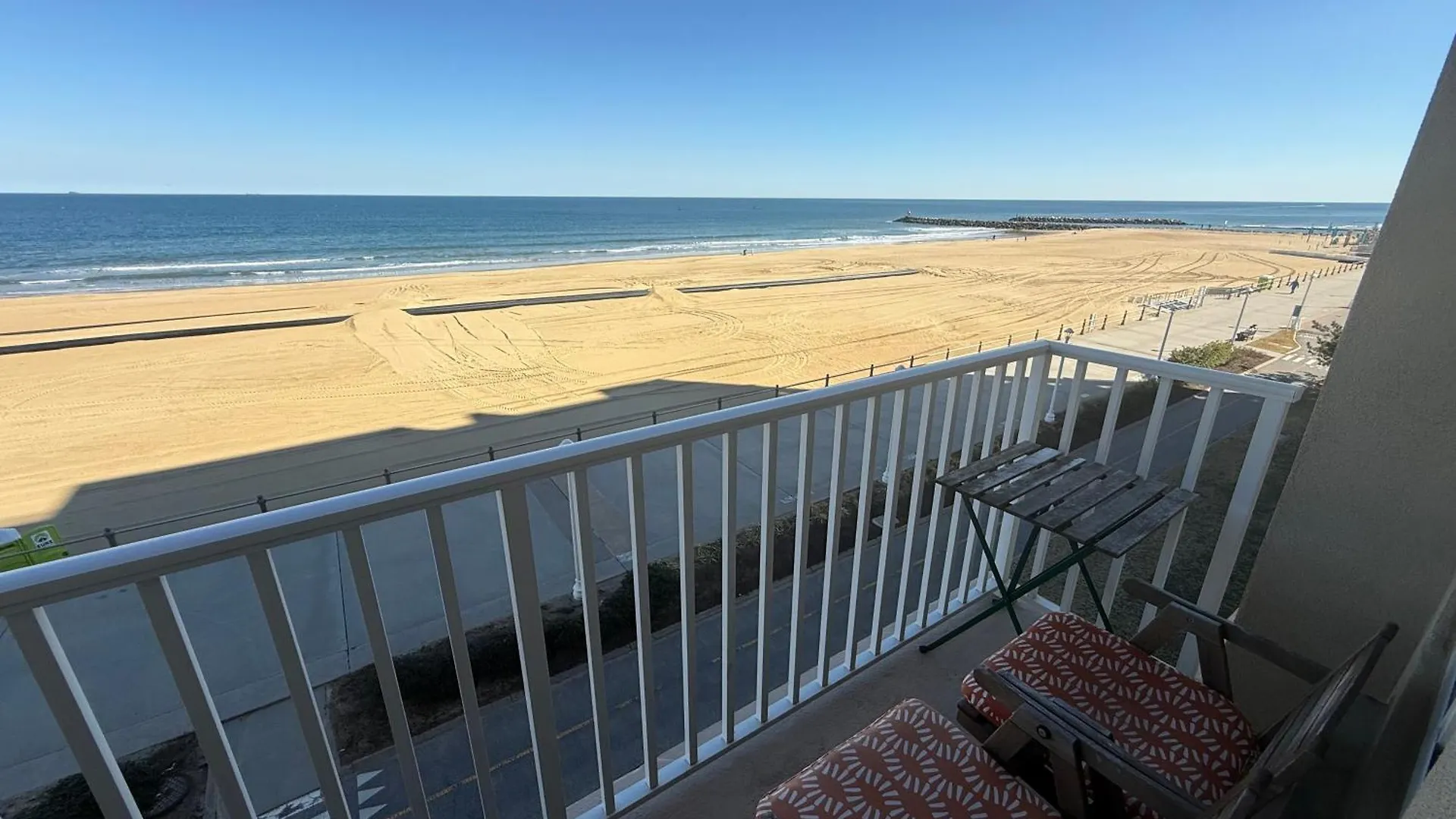 Holiday home Oceanfront Condo, Ocean View And Indoor Pool Virginia Beach United States