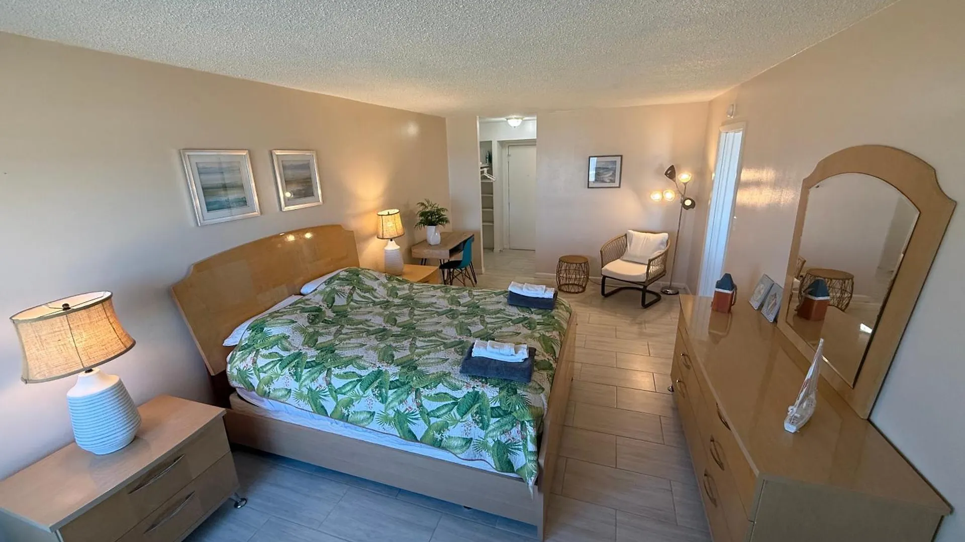 Semesterbostad Oceanfront Condo, Ocean View And Indoor Pool Virginia Beach
