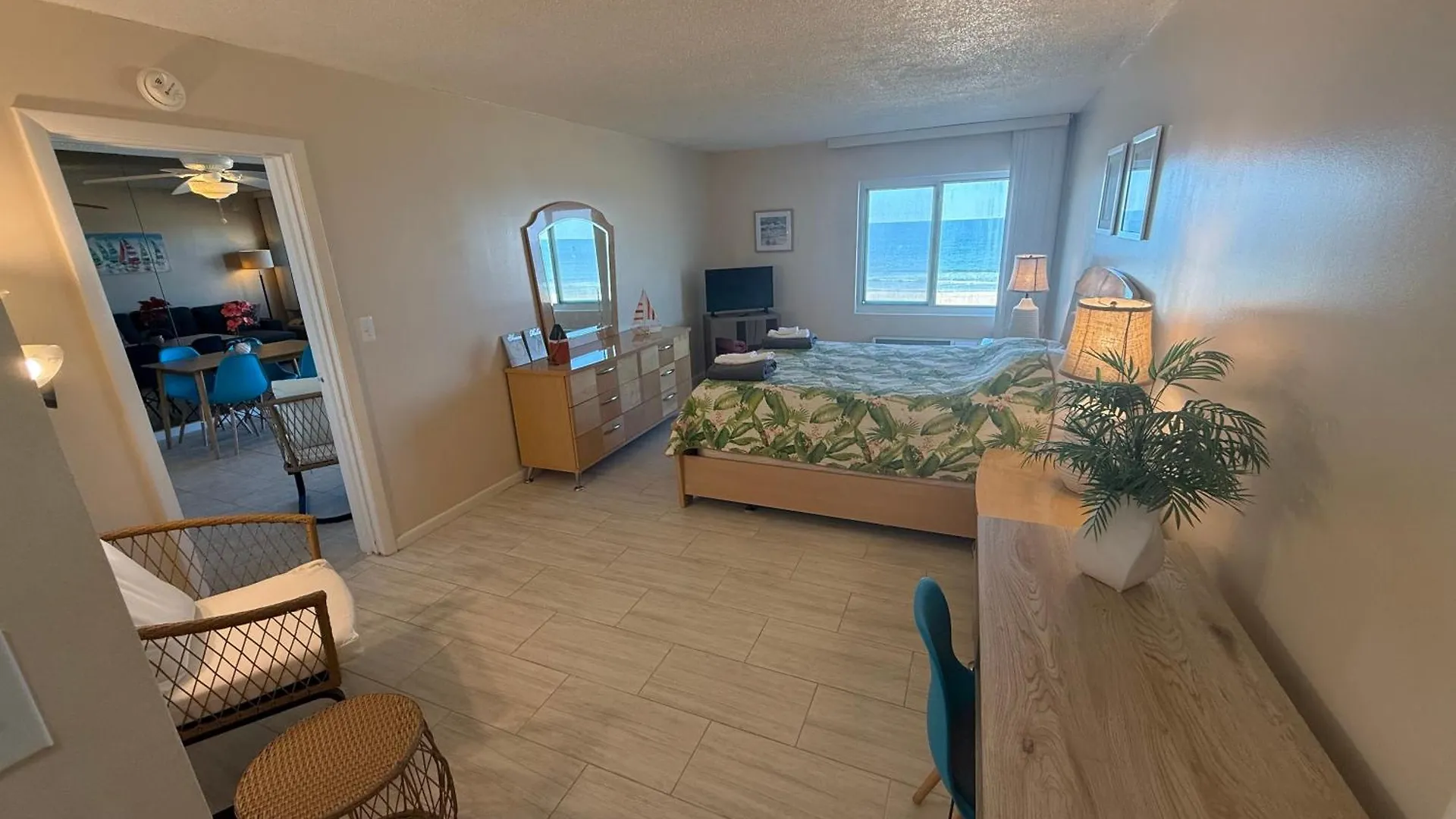 Semesterbostad Oceanfront Condo, Ocean View And Indoor Pool Virginia Beach