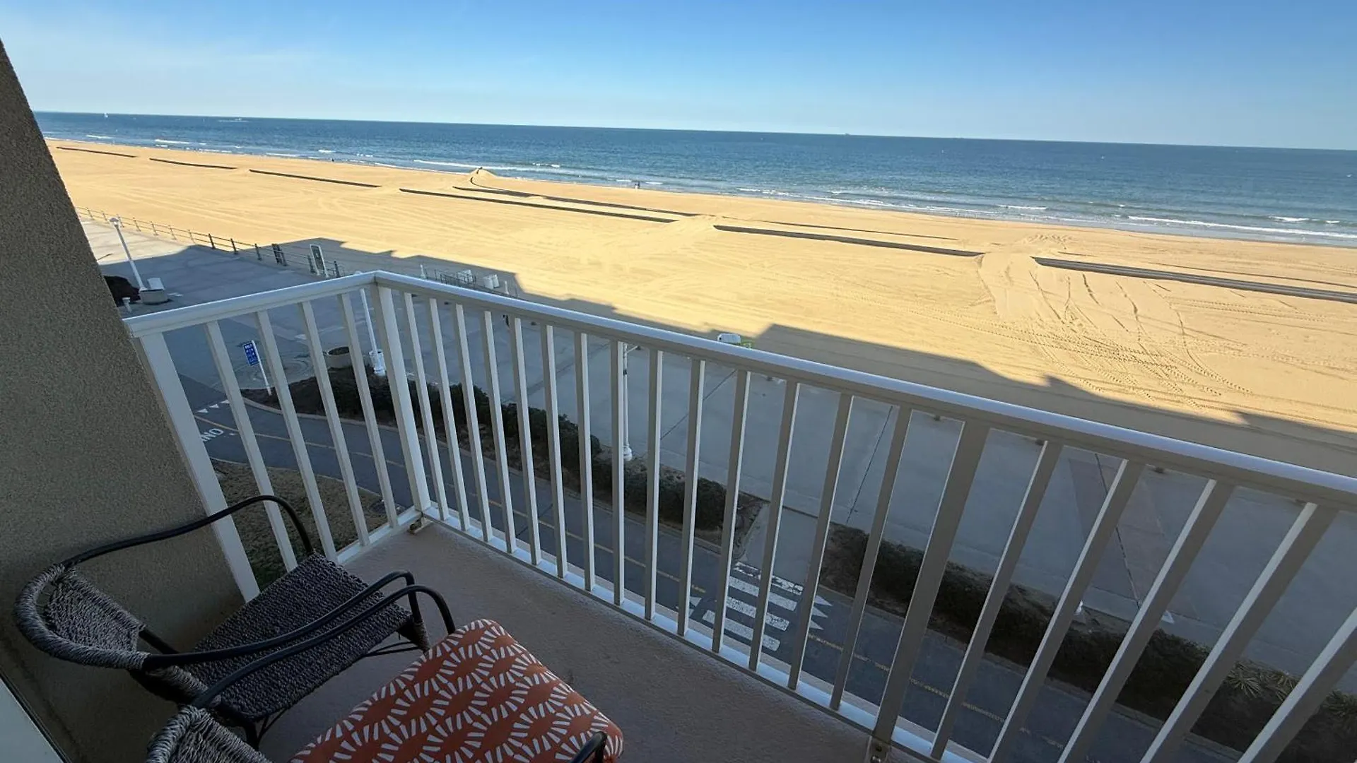 Oceanfront Condo, Ocean View And Indoor Pool Virginia Beach